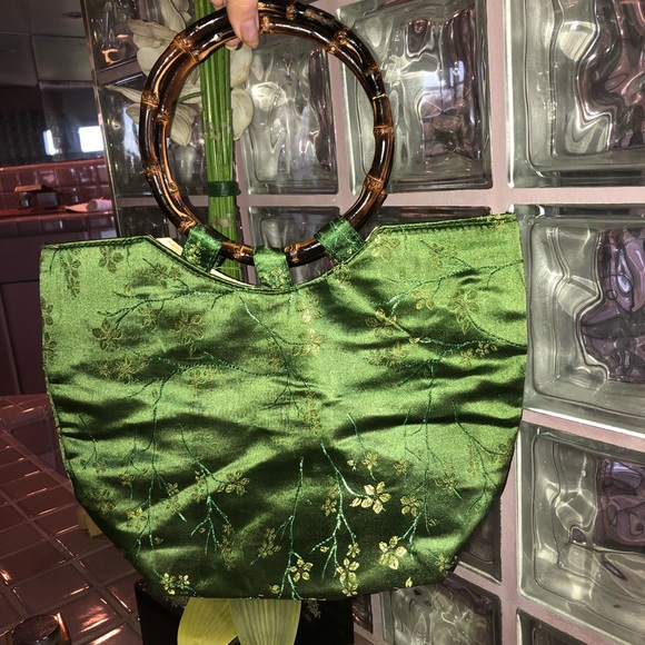 SOLDVintage Green and Gold Oriental Satin Hand Bag - Picture 4 of 4